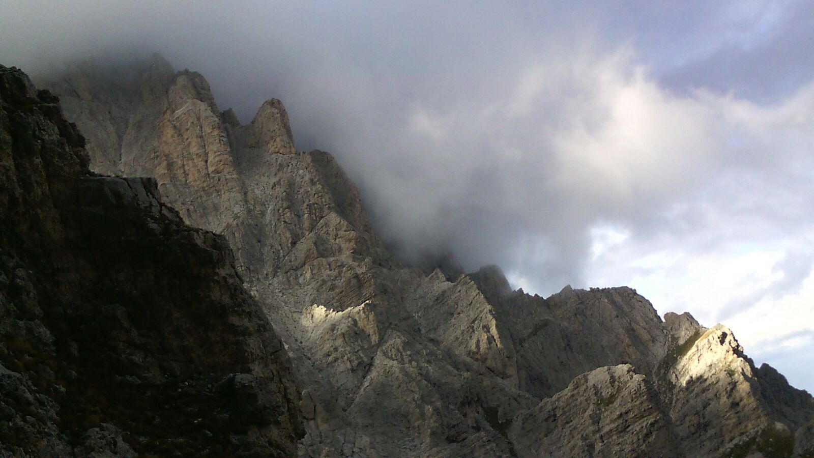 Giovane colpito da un fulmine sul Gran Sasso, paziente vigile e cosciente