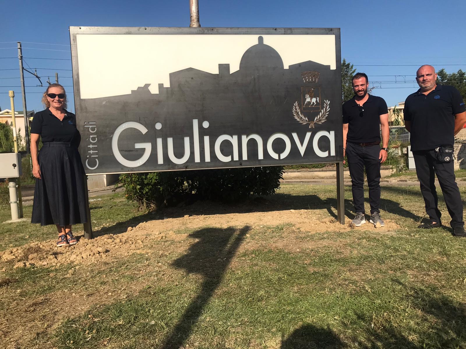 Europa Acciai srl dona nuova insegna di benvenuto alla Città di Giulianova