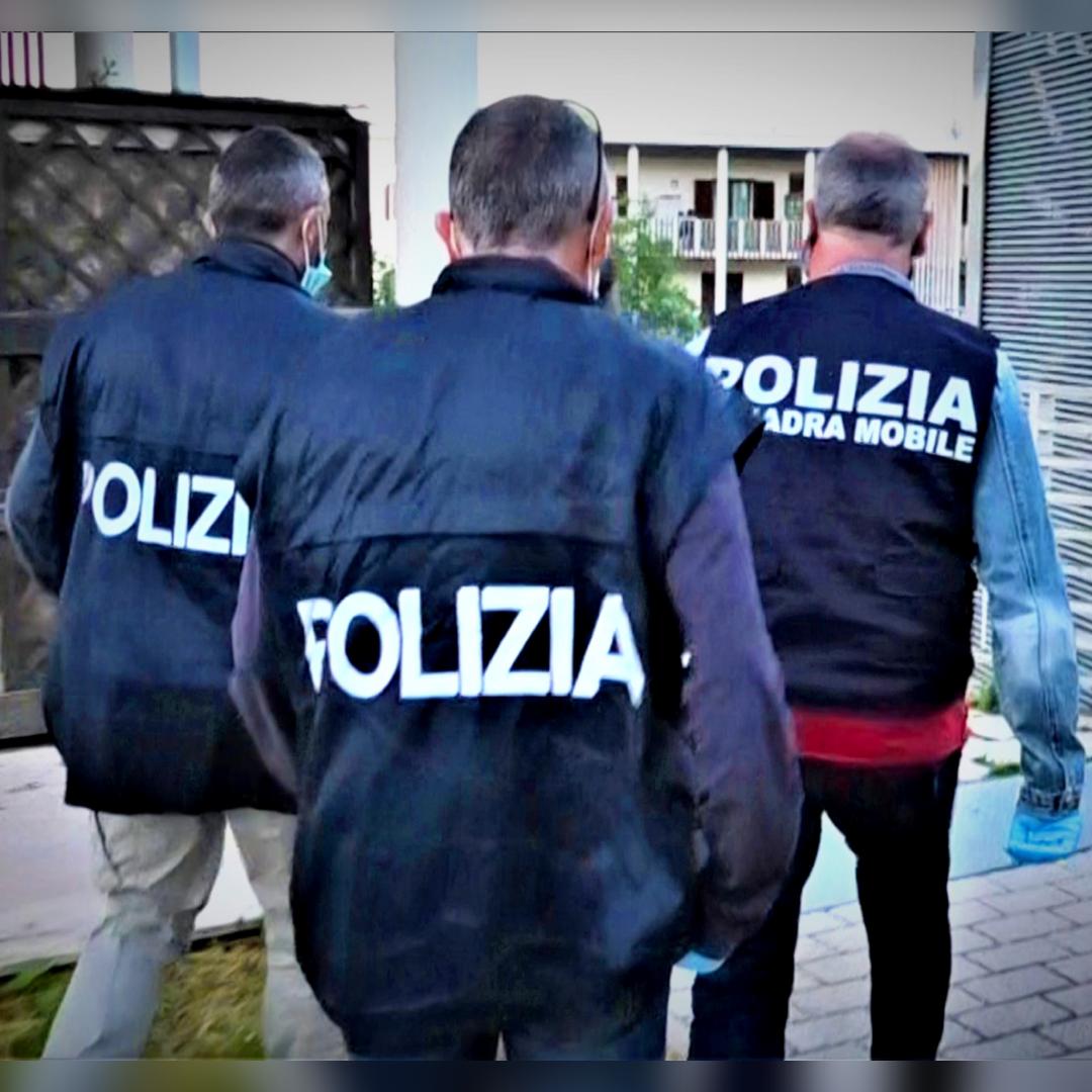 La Squadra Mobile dell'Aquila arresta una coppia per detenzione ai fini di spaccio di droga