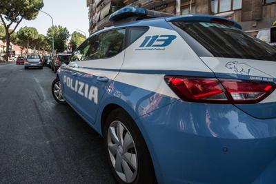 Arrestato dalla Polizia di Stato 21enne senza fissa dimora. Accusato di aver palpeggiato due donne a Pescara. 