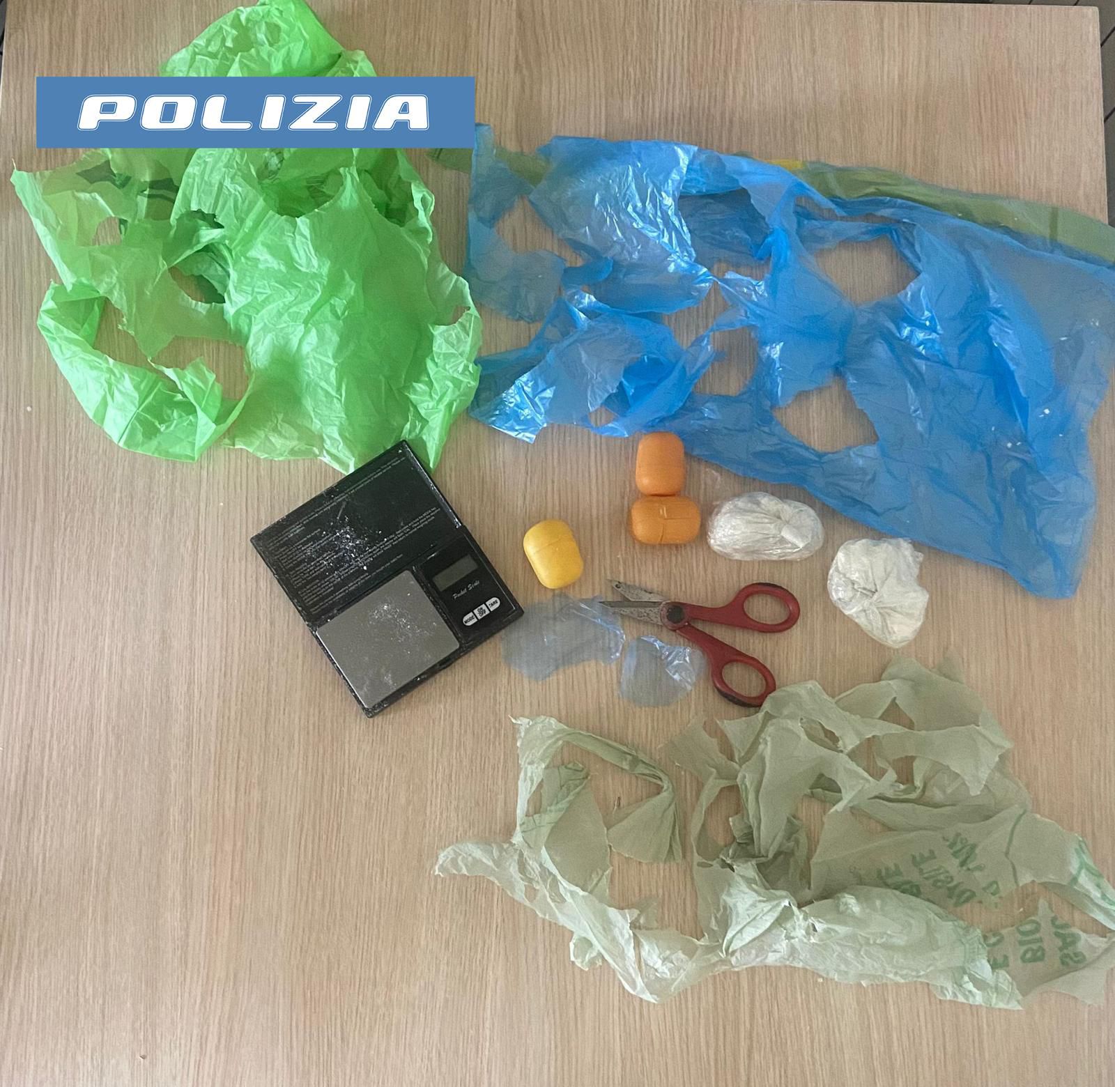 L'Aquila, arrestate dalla Polizia due persone, sequestrato più di un etto di cocaina